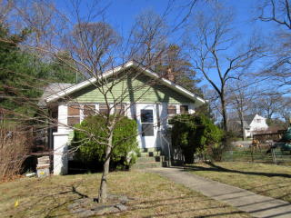 441 Roosevelt Ave, Oakhurst NJ  07755-1454 exterior