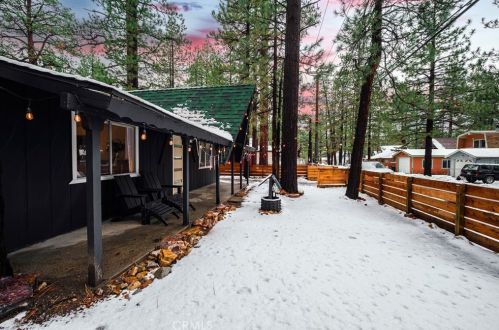 328 Sherwood Blvd, Big Bear City CA  92314 exterior