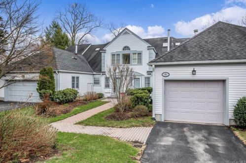 94 Brook Hills Cir, White Plains, NY 10605-5021