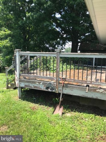 310 Maple Ave, Southampton PA  18966-3236 exterior