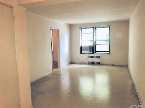 83-15 98th St, Jamaica, NY 11421-1731