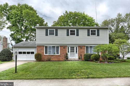 704 Henry St, Navy Sup Dpt, PA 17055-3974