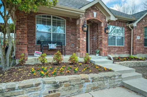 2230 Garden Crest Dr, Rockwall, TX 75087-3171