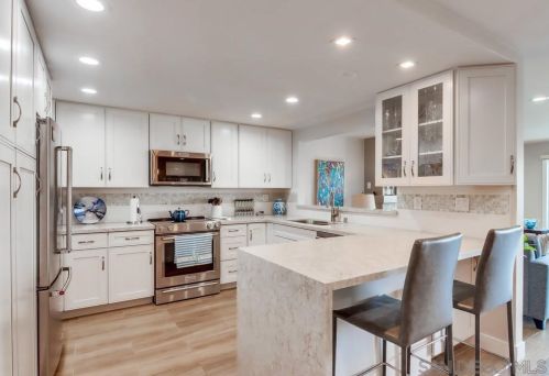 84 Montego Ct, San Diego CA 92118-3252 exterior