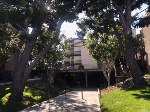 7228 Marina Pacifica Dr, Long Beach CA 90803-3809 exterior