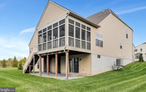 315 Lewis Washington Dr, Charles Town WV  25414-5666 exterior