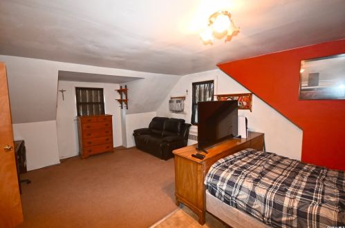 2090 Monroe Ave, North Bellmore NY  11710-1523 exterior