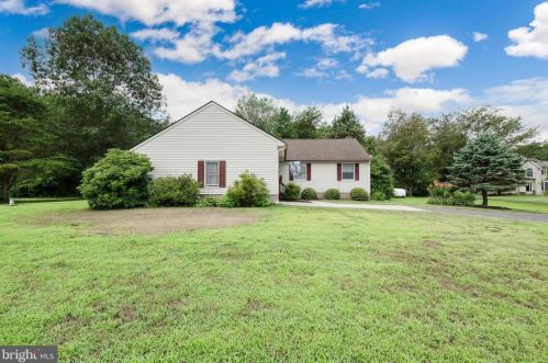 6 Pendleton Dr, Berlin Boro NJ  08009-9672 exterior