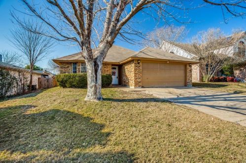 416 Deauville Dr, Fort Worth, TX 76108-3788