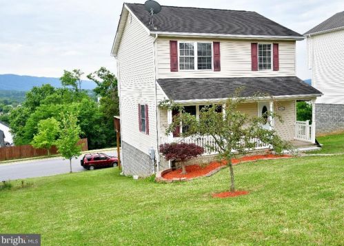 540 Thompson St, Strasburg, VA 22657-5700
