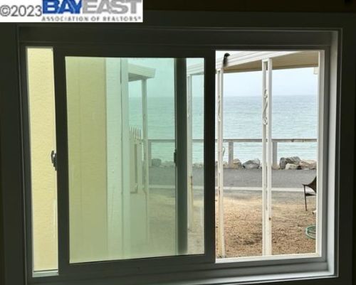 321 3rd Ave, Pacifica CA  94044-2204 exterior