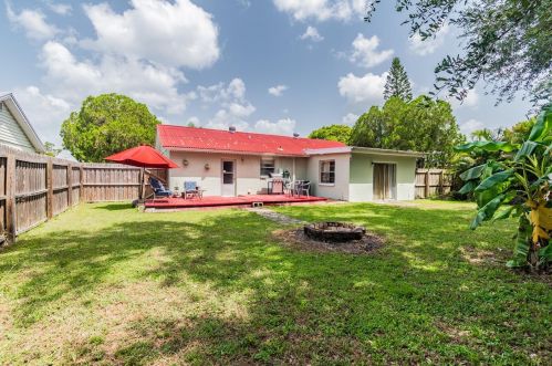 3229 Seven Springs Blvd, New Port Richey FL  34655-3351 exterior