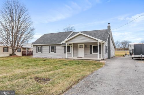 9204 Pineville Rd, Lees Cross Roads, PA 17257-8734