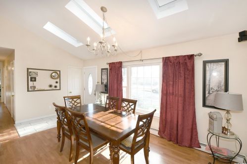 3 Linden Ave, Holtsville NY  11742-2323 exterior