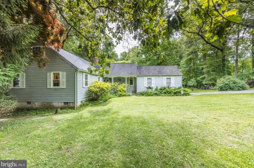 1300 Crestmont Dr, Downingtown, PA 19335-3703