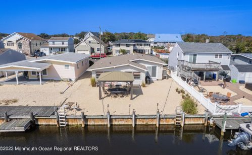 45 Lagoona Dr, Bricktown NJ 08723-7642 exterior