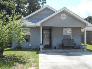 8415 Jarmen St, Pensacola, FL 32534-5818