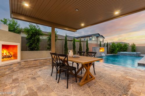 3731 Arabian Dr, Gilbert AZ  85296 exterior