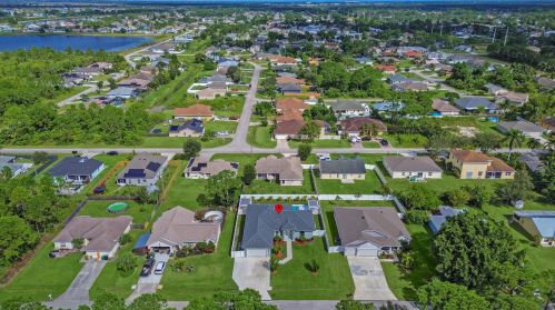 2265 Kenwick Ave, Fort Pierce, FL 34953-2782