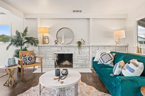 424 Yorkshire Way, Belmont, CA 94002-2538