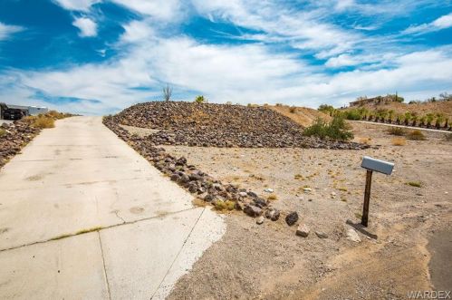 1102 Copper Dr, Bullhead City, AZ 86442-7921