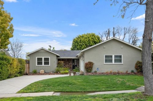 4726 Katherine Ave, Van Nuys, CA 91423-2309