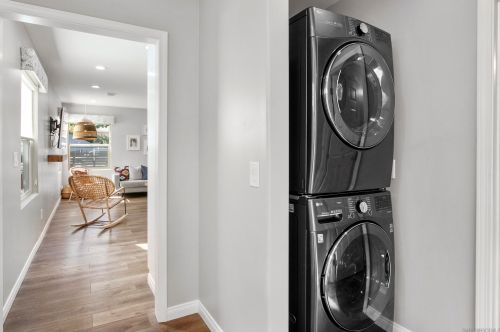 1455 Chalcedony St, San Diego CA 92109-2126 exterior