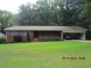 105 Cothran Dr, Greenwood, SC 29649-8982