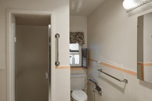 24 Via Hermosa, San Lorenzo, CA 94580-3413