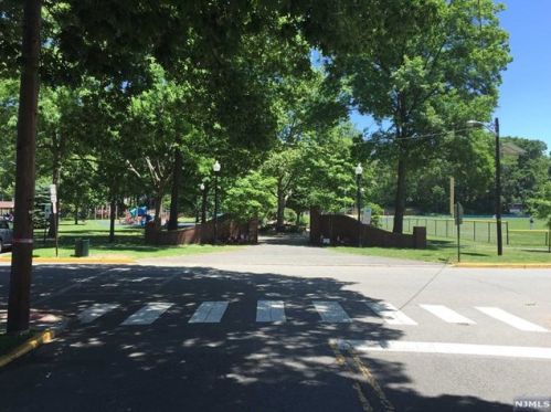 153 Davies Ave, Dumont NJ  07628-2541 exterior