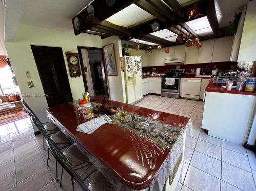 3241 100th Ave, Miami, FL 33165-3861