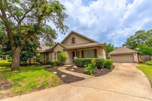 8802 Colberg Dr, Austin TX  78749-4179 exterior