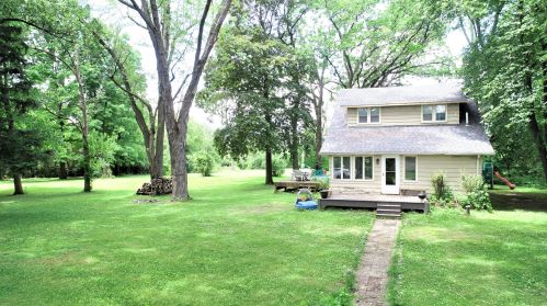 24542 Sandy Point Dr, Waterford, WI 53185-2212