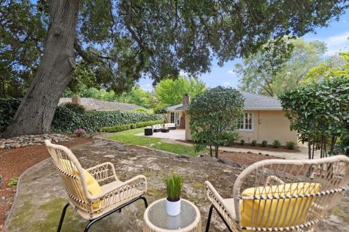 1657 Edgewood Dr, Palo Alto CA  94303-2821 exterior
