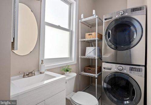 817 T St, Washington DC 20001-4119 exterior