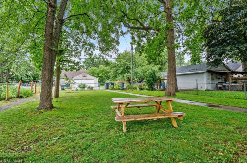 815 Hamline Ave, Saint Paul, MN 55104-1300