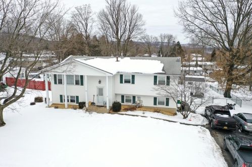 15 Frederick St, Garnerville, NY 10923-1007