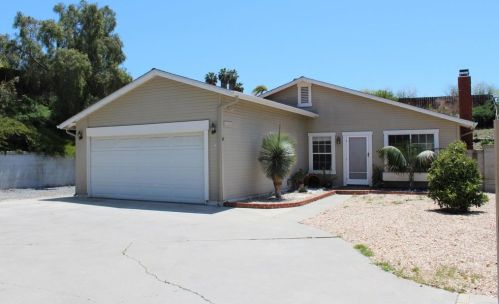 2336 Fallingleaf Rd, Oceanside CA  92056-3532 exterior