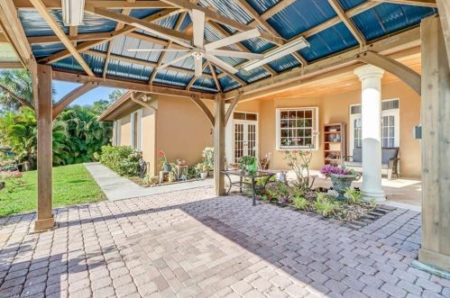 360 15th St, Naples FL  34117-3337 exterior
