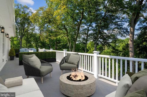 577 Jobel Dr, Tavistock NJ  08033-1034 exterior