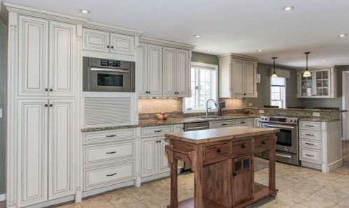 4 Gibney Cir, Salem, NH 03079-4406