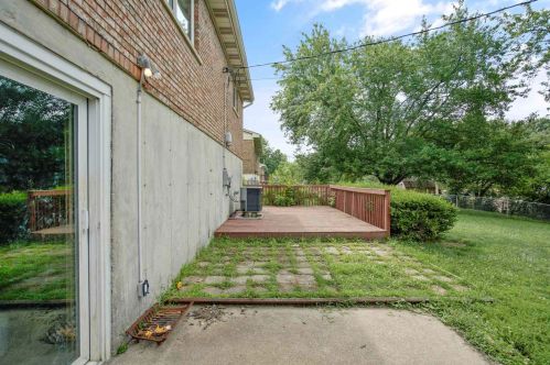 8461 Vlg Dr, Florence KY  41042-8845 exterior