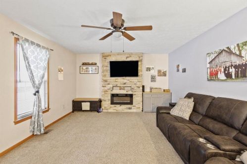 401 Highview Dr, Bellefontaine OH  43311-9145 exterior