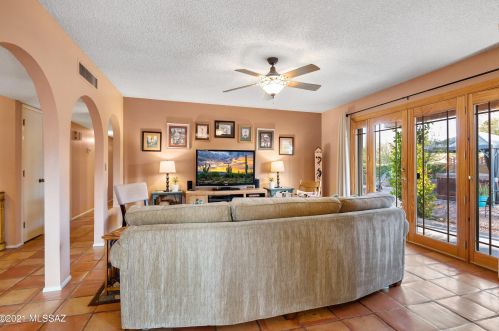 7552 Knollwood Cir, Tucson AZ 85750-2325 exterior