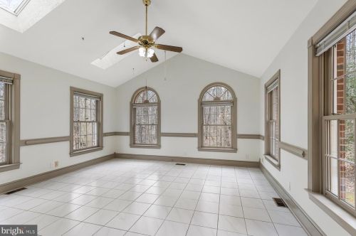 4471 Occoquan Overlook, Woodbridge VA  22192-6107 exterior