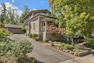562 Fairview St, Ashland, OR 97520-2967