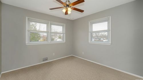 11 Blossom Ave, Holtsville NY  11742-1704 exterior