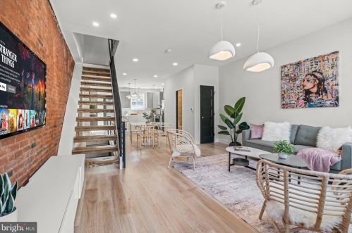 1155 18th St, Philadelphia PA  19146-3052 exterior