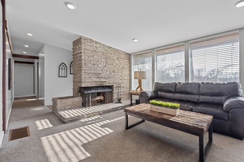 104 Mount Blaine Dr, Canonsburg PA  15317-2621 exterior