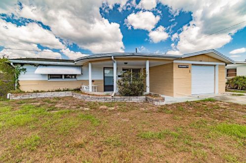 2114 Erin Dr, Tarpon Springs, FL 34690-4121